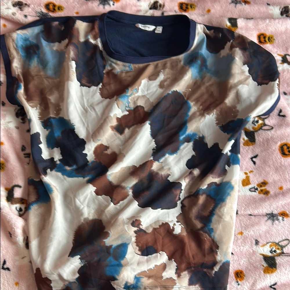 Abstract Patterned Top